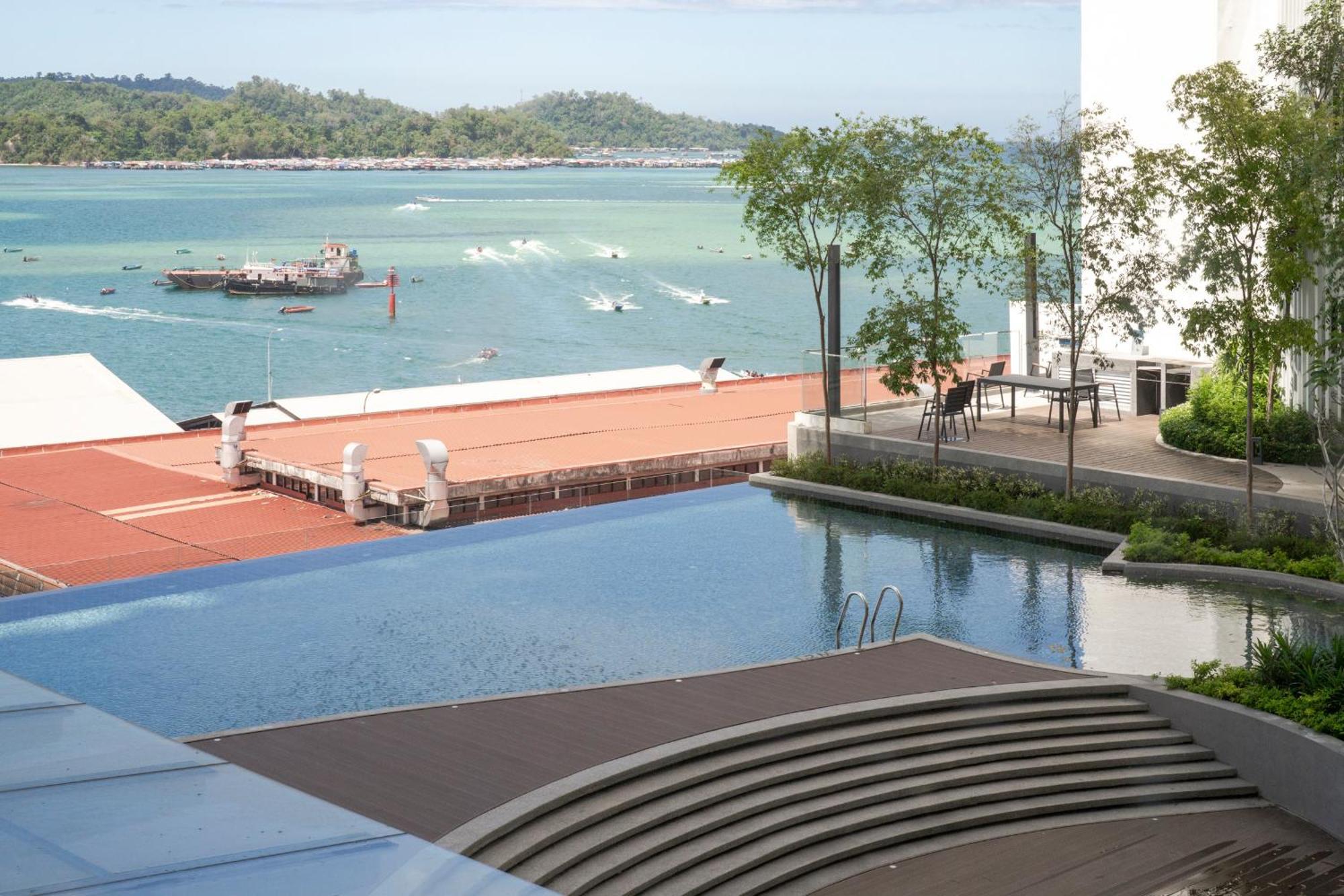 Citadines Waterfront Kota Kinabalu Hotel Exterior photo